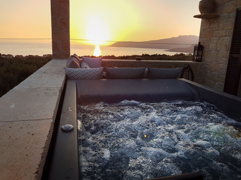 Polismata Private Residences — 4-Star Luxury Hotel in Kardamyli, Greece