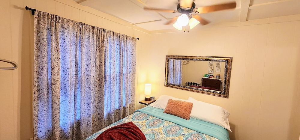 Edgewater Resort Cottage #1 - photo 16