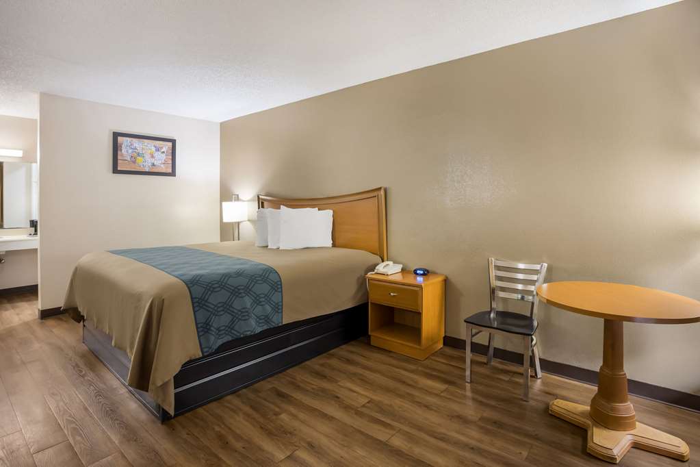 Econo Lodge Live Oak - photo 23
