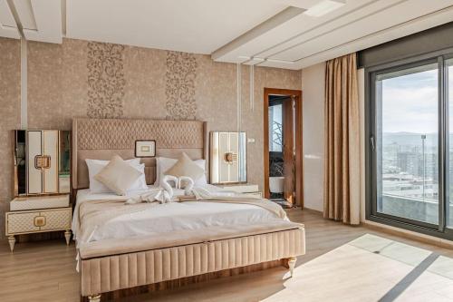 Royale duplexe Pleine Centre Tanger — 4-Star Luxury Hotel in Tangier, Morocco