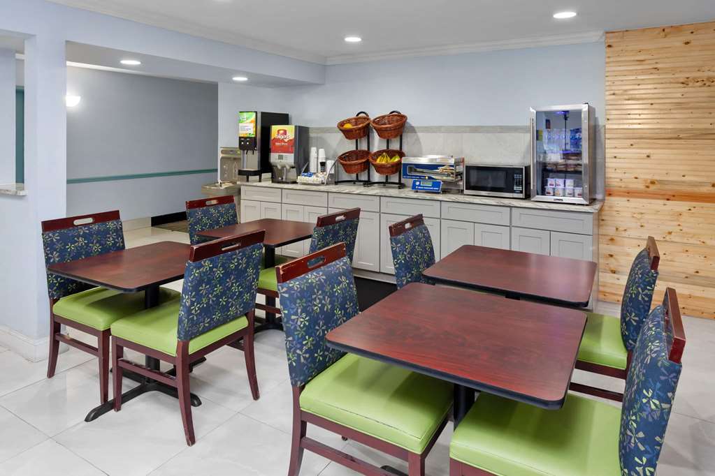 Days Inn & Suites by Wyndham Siler City - photo 25