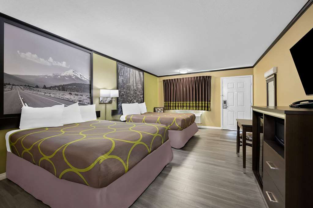 Super 8 by Wyndham Crescent City - photo 16