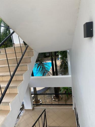Breezebay Pool hotel — Unknown City — photo 3