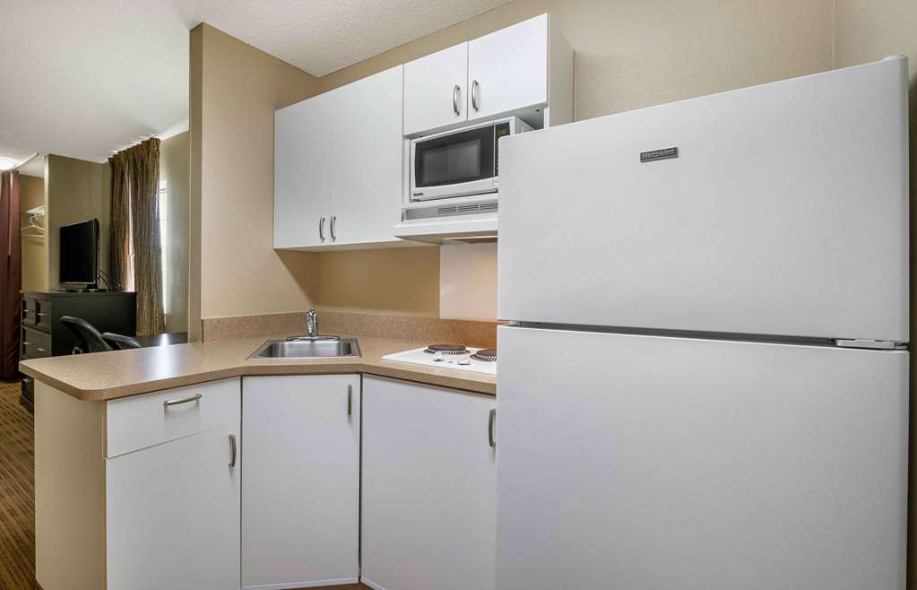 Extended Stay America Suites Champaign Urbana - photo 11