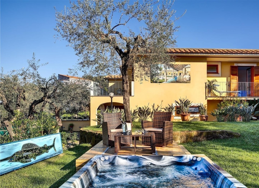 Villa Aurelia — 4-Star Luxury Hotel in Massa Lubrense, Italy