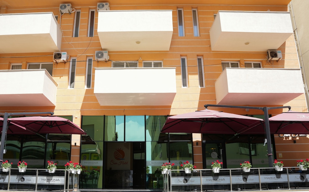 Sun Hotel - carbon neutral hotel in Durres