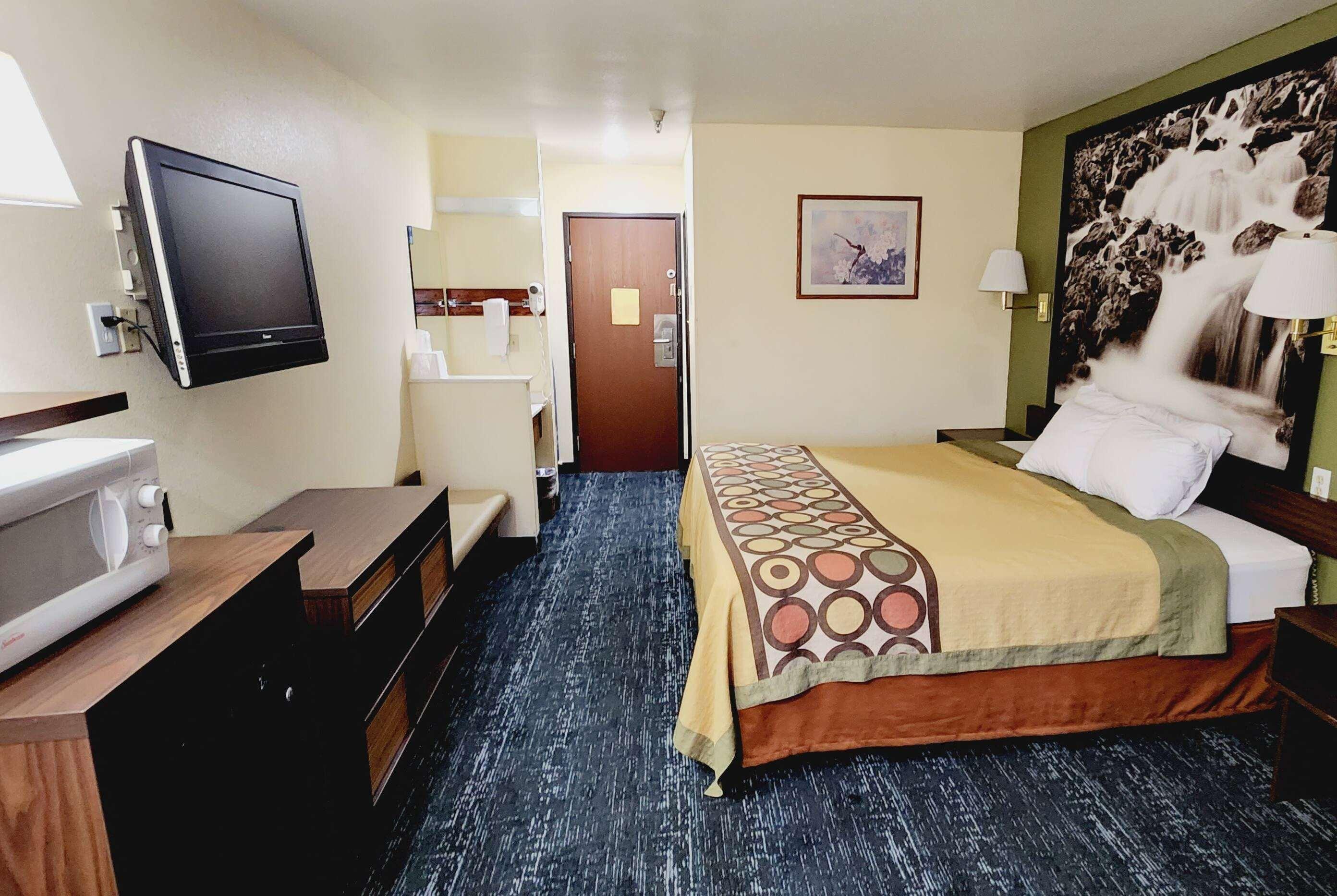 Super 8 by Wyndham Rawlins - photo 6
