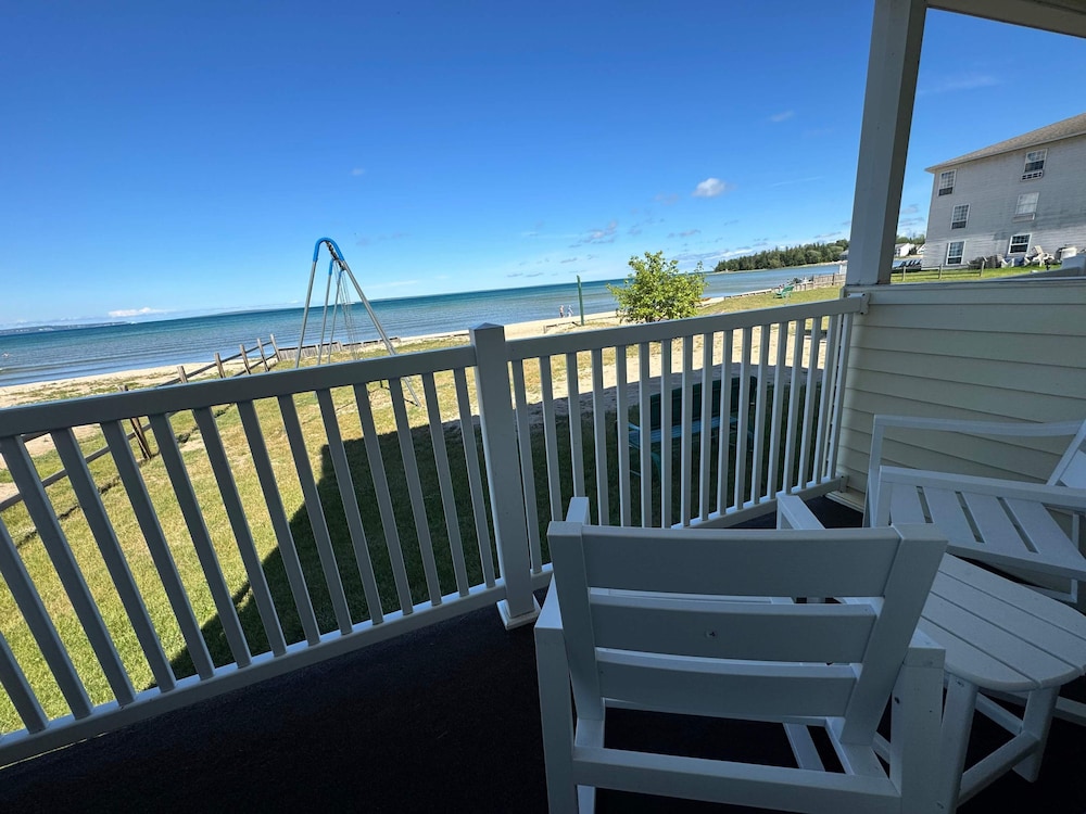 Beachcomber of Mackinaw - photo 95