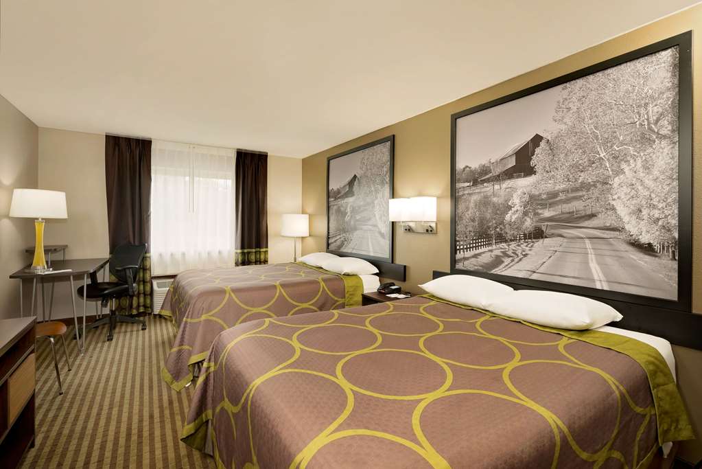 Super 8 by Wyndham Lexington Hamburg Area - photo 10