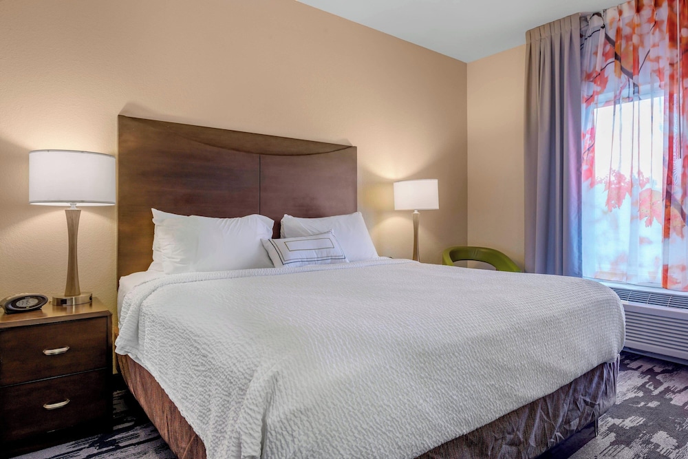 Fairfield Inn & Suites by Marriott Slippery Rock - photo 12