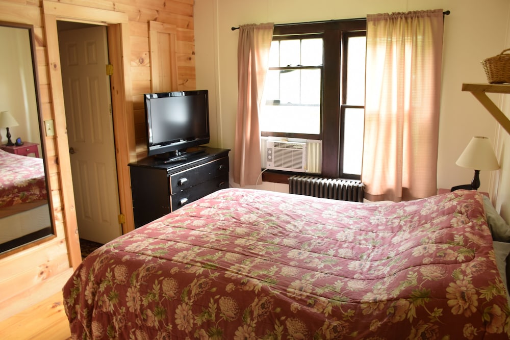 The Baseball Hotel - photo 14
