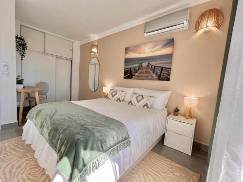 Oásis de verão 2 bedrooms flat with swimming pool — 4-Star Luxury Hotel in Sagres, Portugal