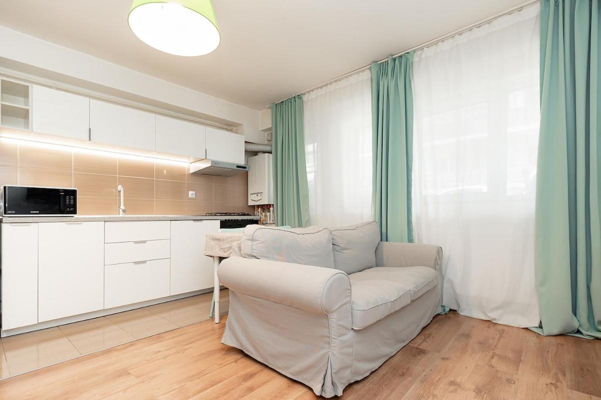 The Shiny Apple - carbon neutral hotel in Bucharest