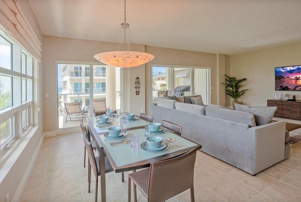 Crescent Condos By Beachside Management — 4-Star Luxury Hotel in Sarasota, United States