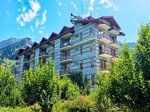 Hotel Marina Heights in Manali, India