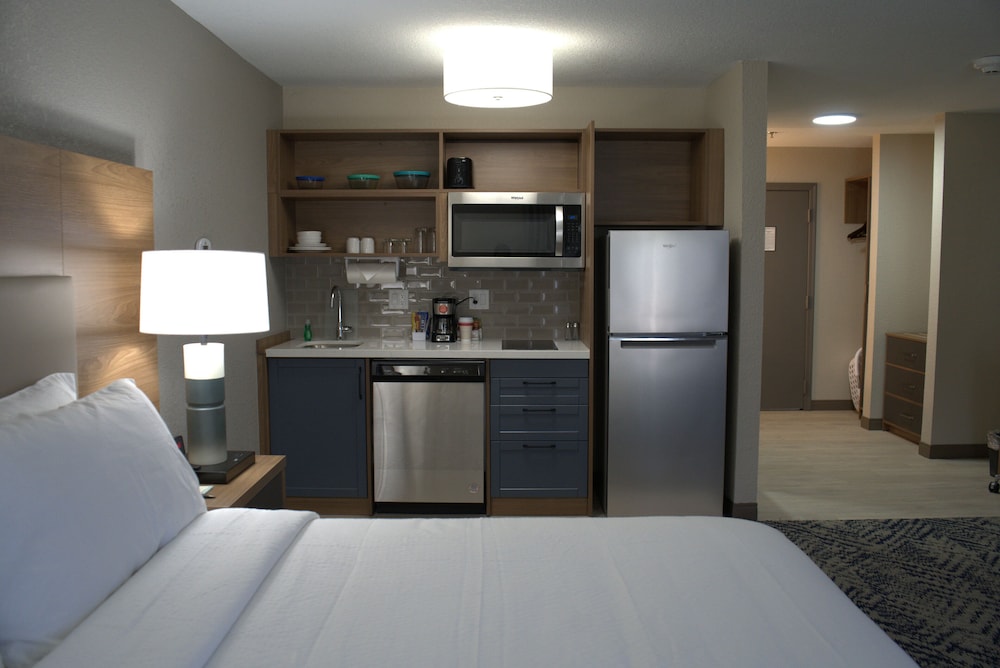 Candlewood Suites Wichita Northwest - photo 7