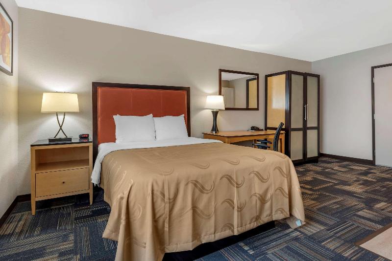 Quality Inn & Suites Evansville Downtown - photo 18