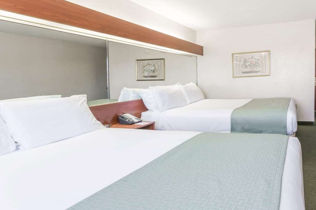 Microtel Inn & Suites by Wyndham Marianna - photo 8