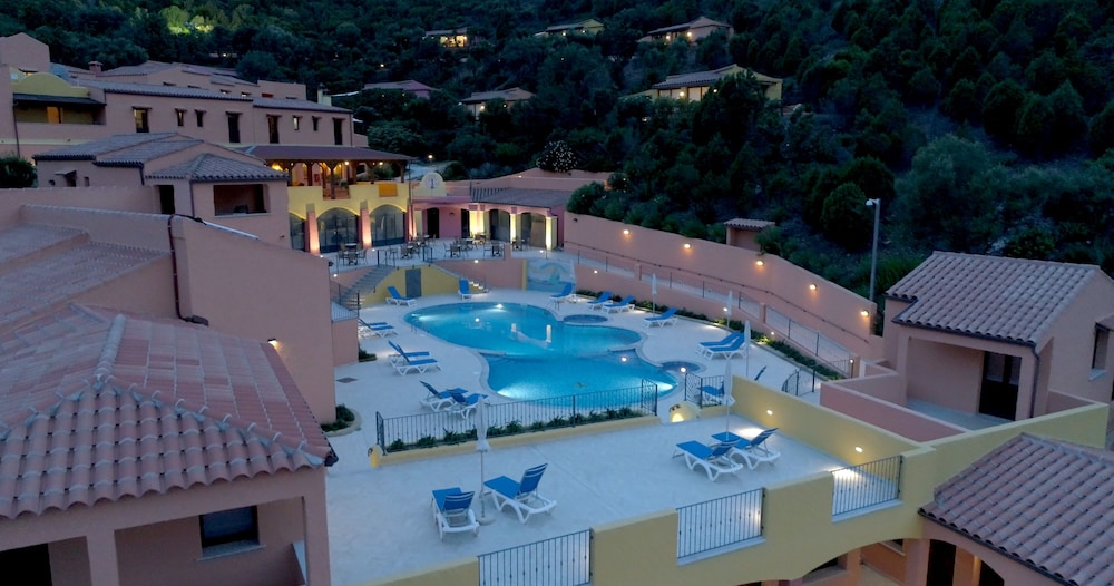 Sosventos Village - carbon neutral hotel in Teulada