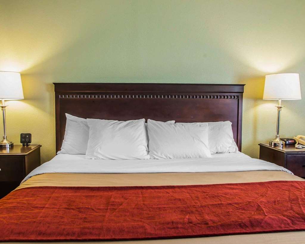 Quality Inn Belton Kansas City South - photo 8