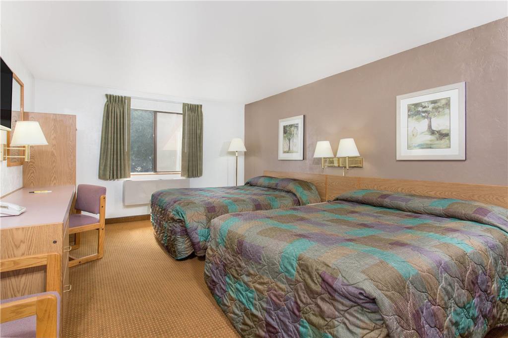 Super 8 by Wyndham Lacey Olympia Area - photo 8