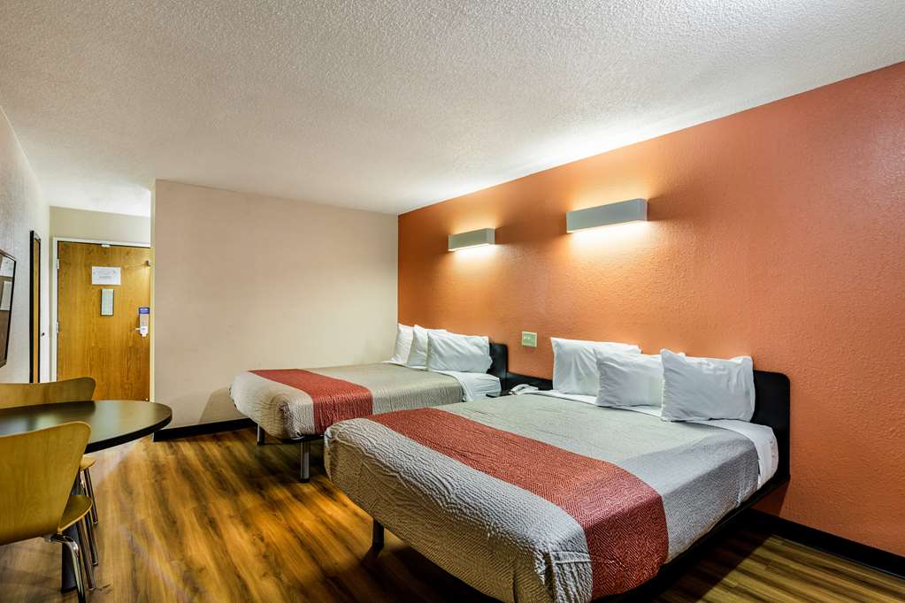 Motel 6 Libertyville IL - photo 9
