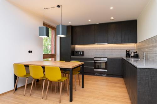 Self check in 3 bedroom apartment with sauna and balconies