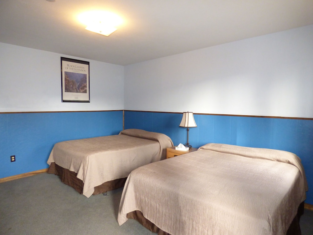 The Hitching Post Hotel and Farm Store - photo 22