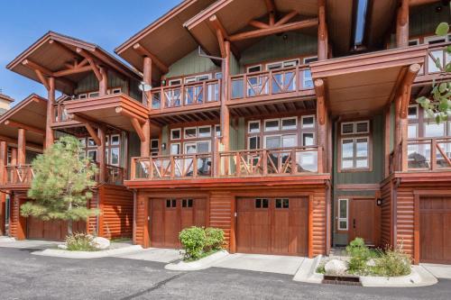 Juniper Crest 3 in Mammoth Lakes, United States