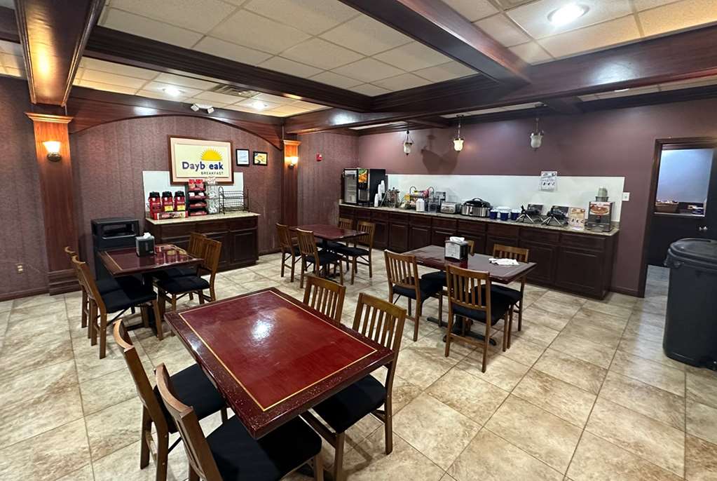 Days Inn & Suites by Wyndham Jennings - photo 36