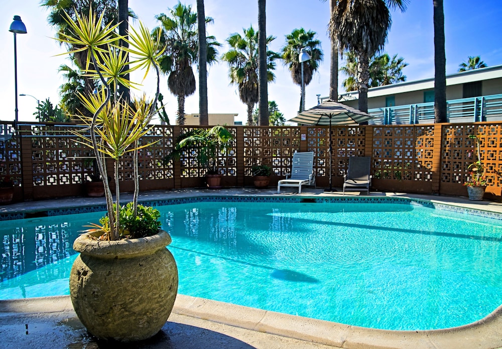 Ocean Villa Inn - photo 49