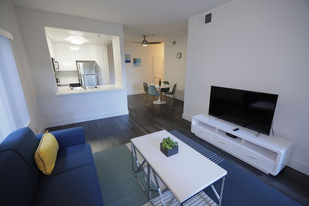 Downtown Cosmopolitan Suites - photo 56