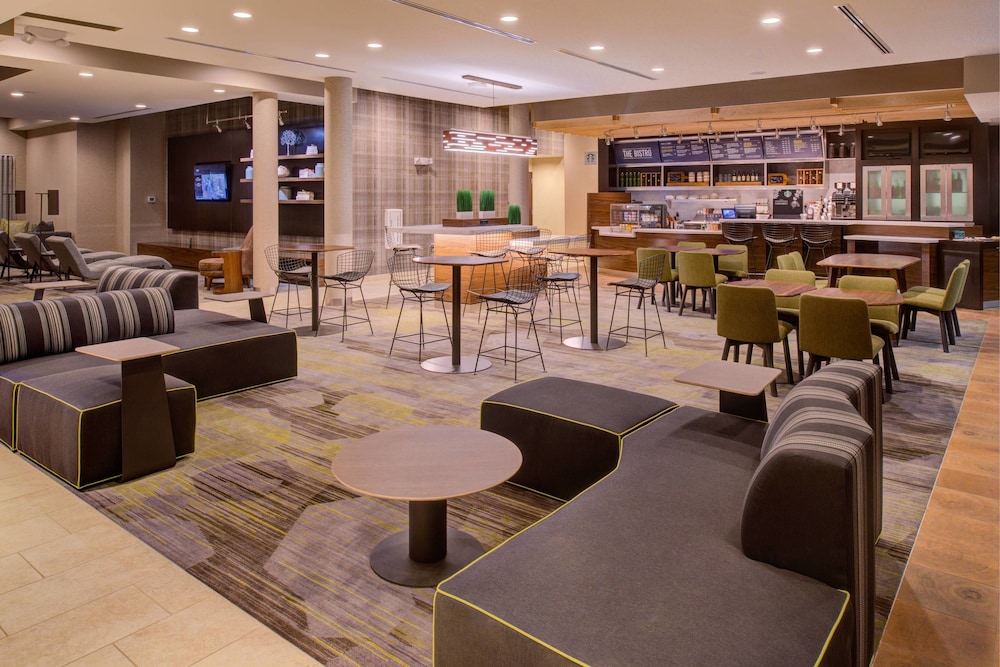 Courtyard by Marriott St. Louis Chesterfield - carbon neutral hotel in Chesterfield