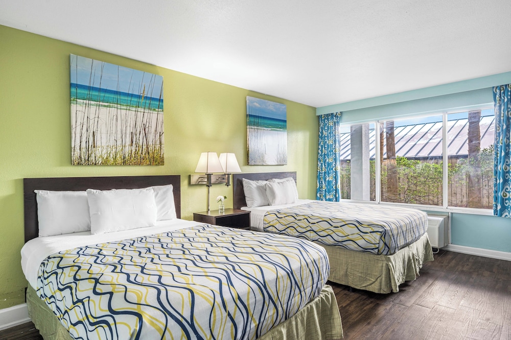 Boardwalk Beach Hotel - photo 33