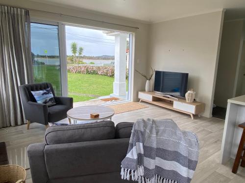 Rata Karaka Bach — 4-Star Luxury Hotel in Ngunguru, New Zealand