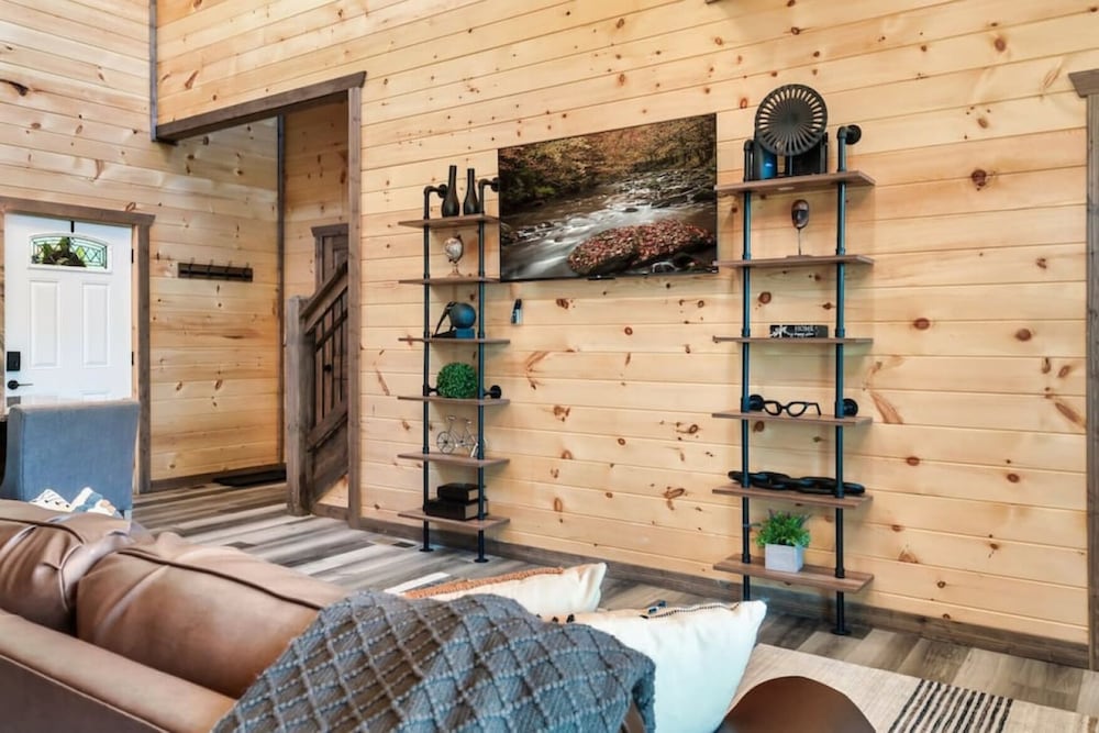 Tranquil Mountain Getaway By Ghosal Luxury Lodging - photo 44