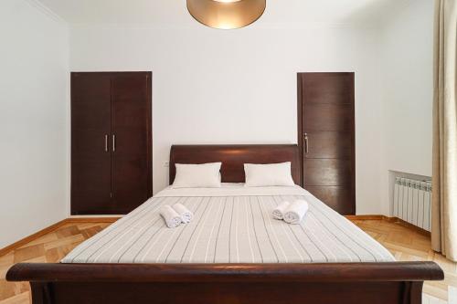 Stylish 3BR Apt near Mziuri Park By Wehost