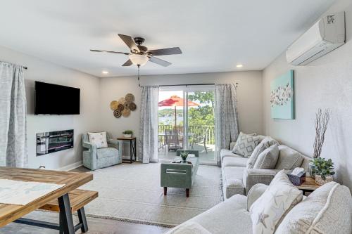 Lake Views Osage Beach Home with Gas Grill — 4-Star Luxury Hotel in Osage Beach, United States