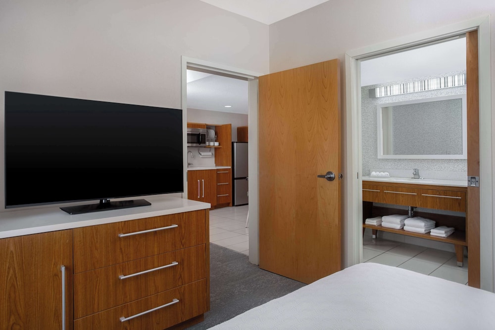 Home2 Suites by Hilton Gainesville Medical Center - photo 11
