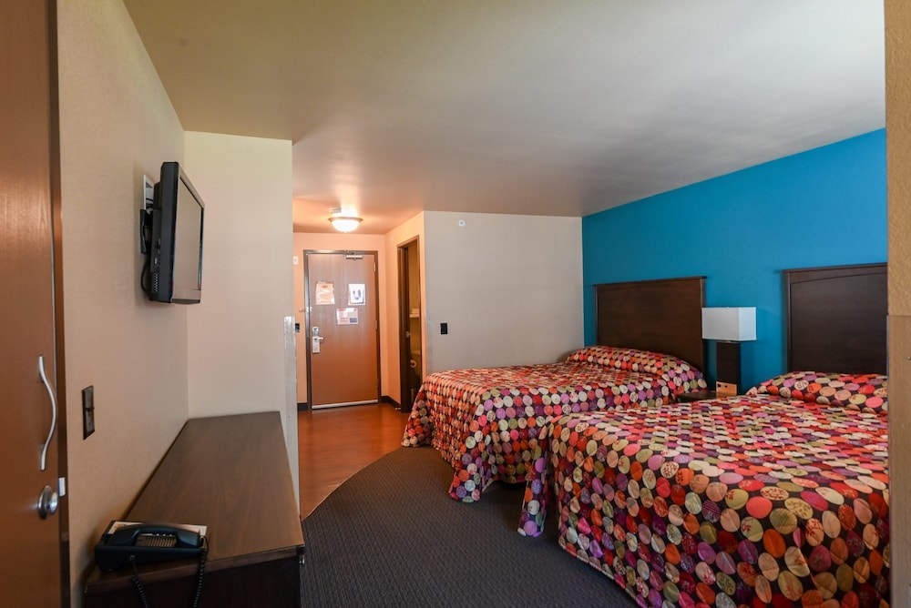 Baker's Sunset Bay Resort - photo 4