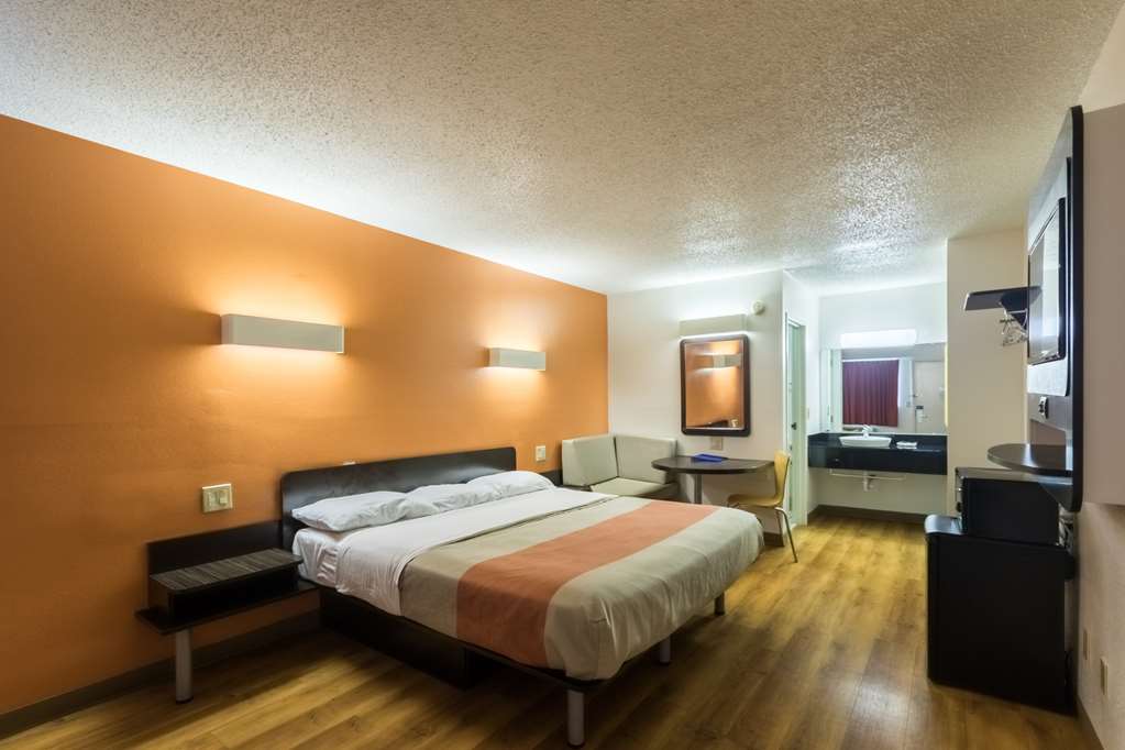 Motel 6 Crawfordsville IN - photo 8
