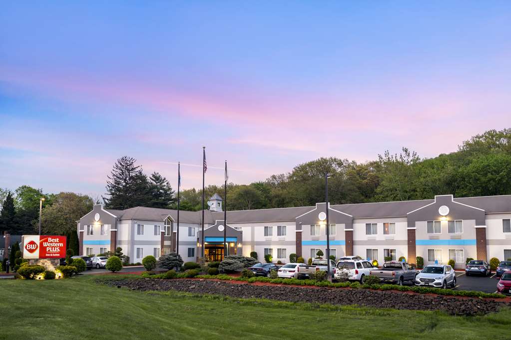 Best Western Plus New England Inn Suites — Berlin