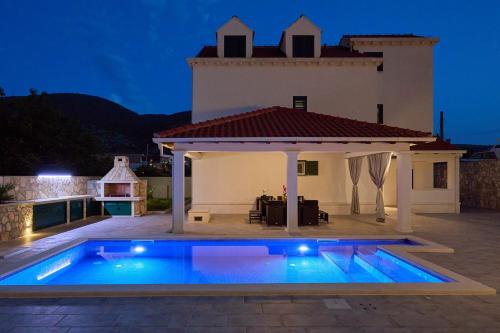 Villa Larum — 4-Star Luxury Hotel in Mokosica, Croatia