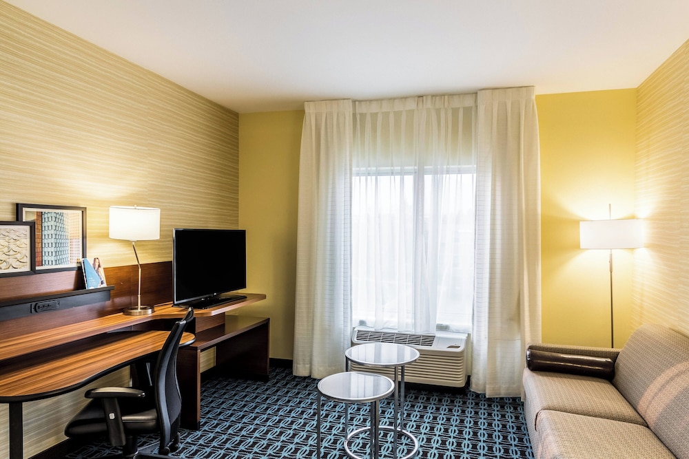 Fairfield Inn & Suites by Marriott Butte - photo 16