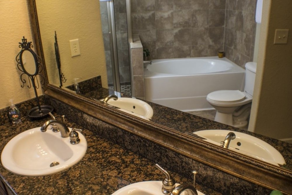 Ip60507 Bella Piazza Resort 3 Bed 3 Baths Condo - photo 7