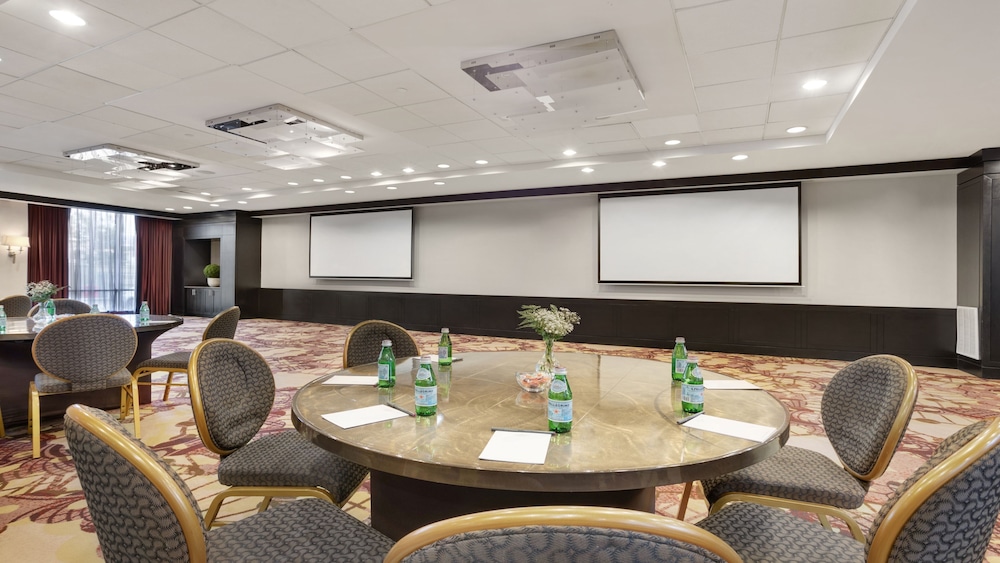 Crowne Plaza Houston Galleria Area by IHG - photo 89