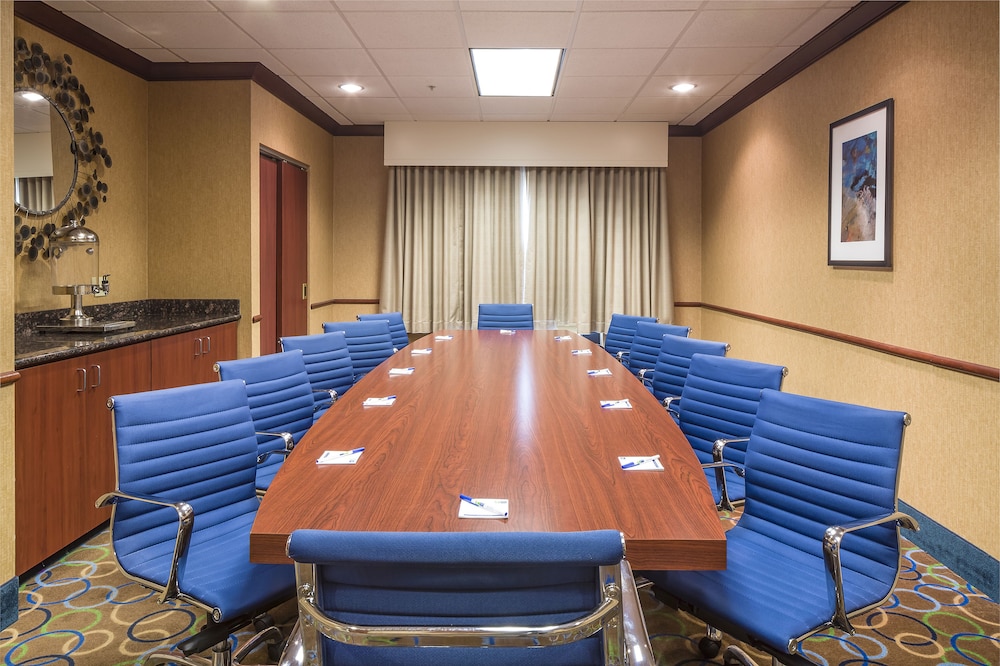 Holiday Inn Express Hotel & Suites Manchester Airport by IHG - photo 53