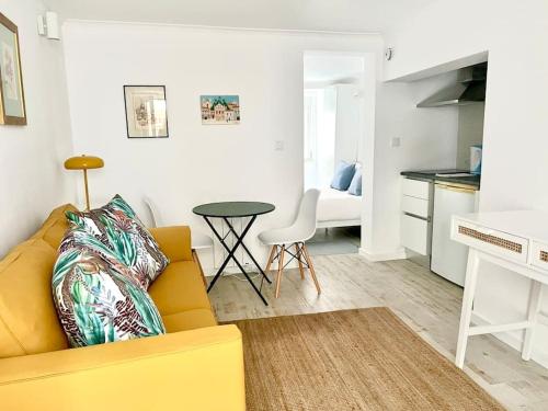 Reg apartment — 4-Star Luxury Hotel in Lisbon, Portugal