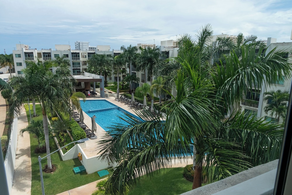 Long Island Madison Modern Retreat — 4-Star Luxury Hotel in Cancun, Mexico