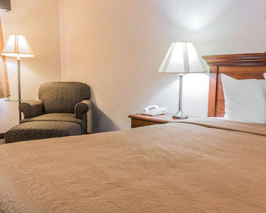 Quality Inn Grand Rapids North - photo 8